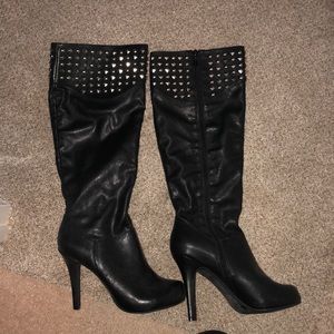 BCBG black leather boots